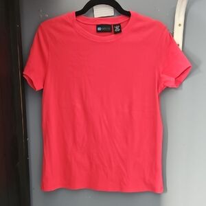 #149 Relativity Coral Crewneck Short Sleeve Tee Sz Small